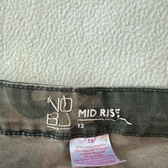 No Boundaries Camouflage Mid Rise Pants - Picture 3 of 6